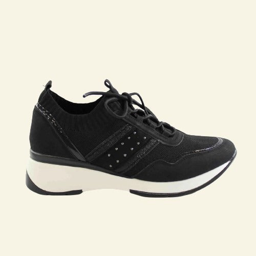 DEPORTIVA MY SOFT ADORNO TACHAS NEGRO