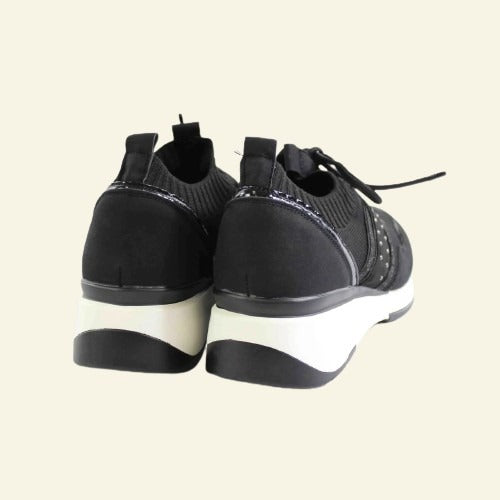 DEPORTIVA MY SOFT ADORNO TACHAS NEGRO