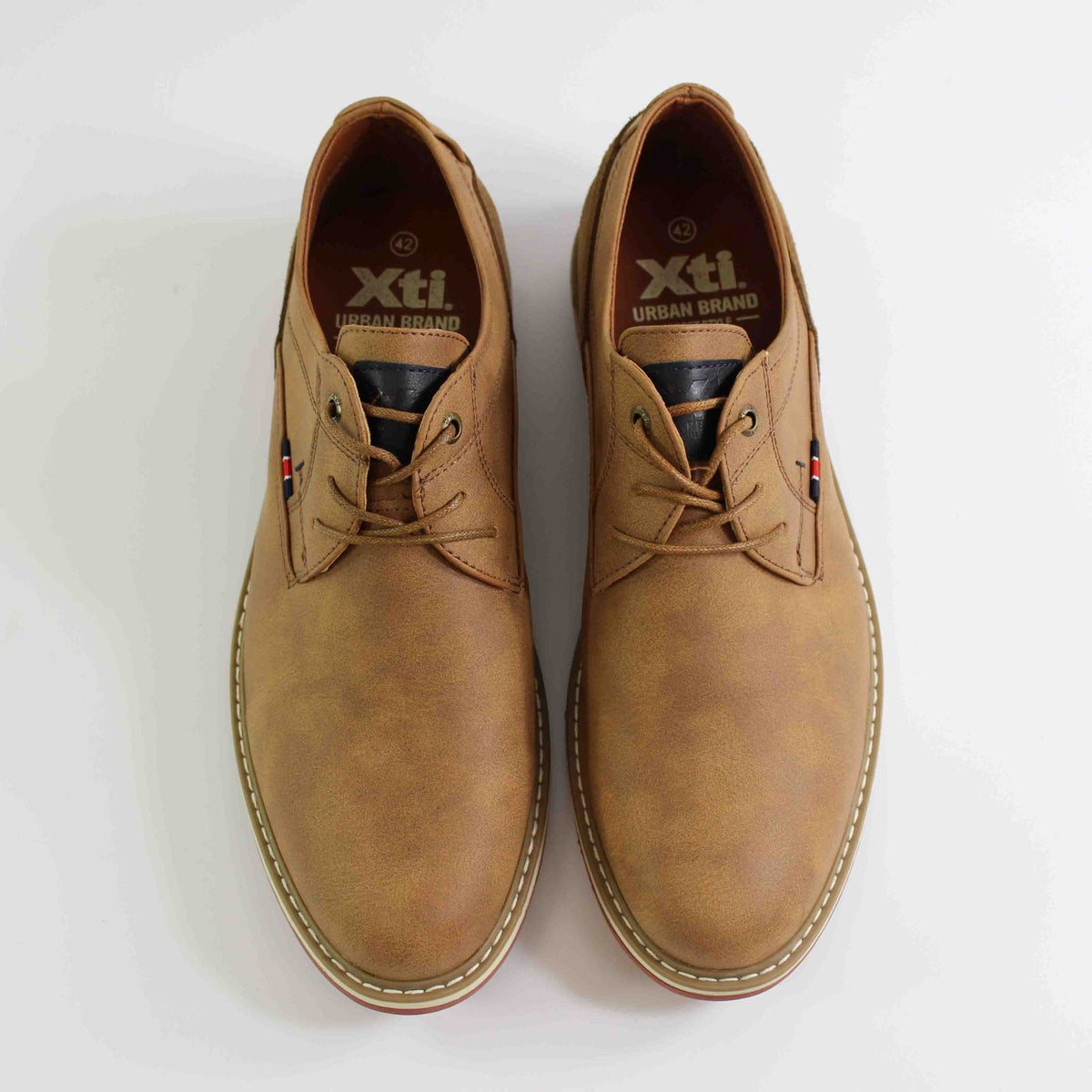 ZAPATO CASUAL XTI CON CORDONES CAMEL