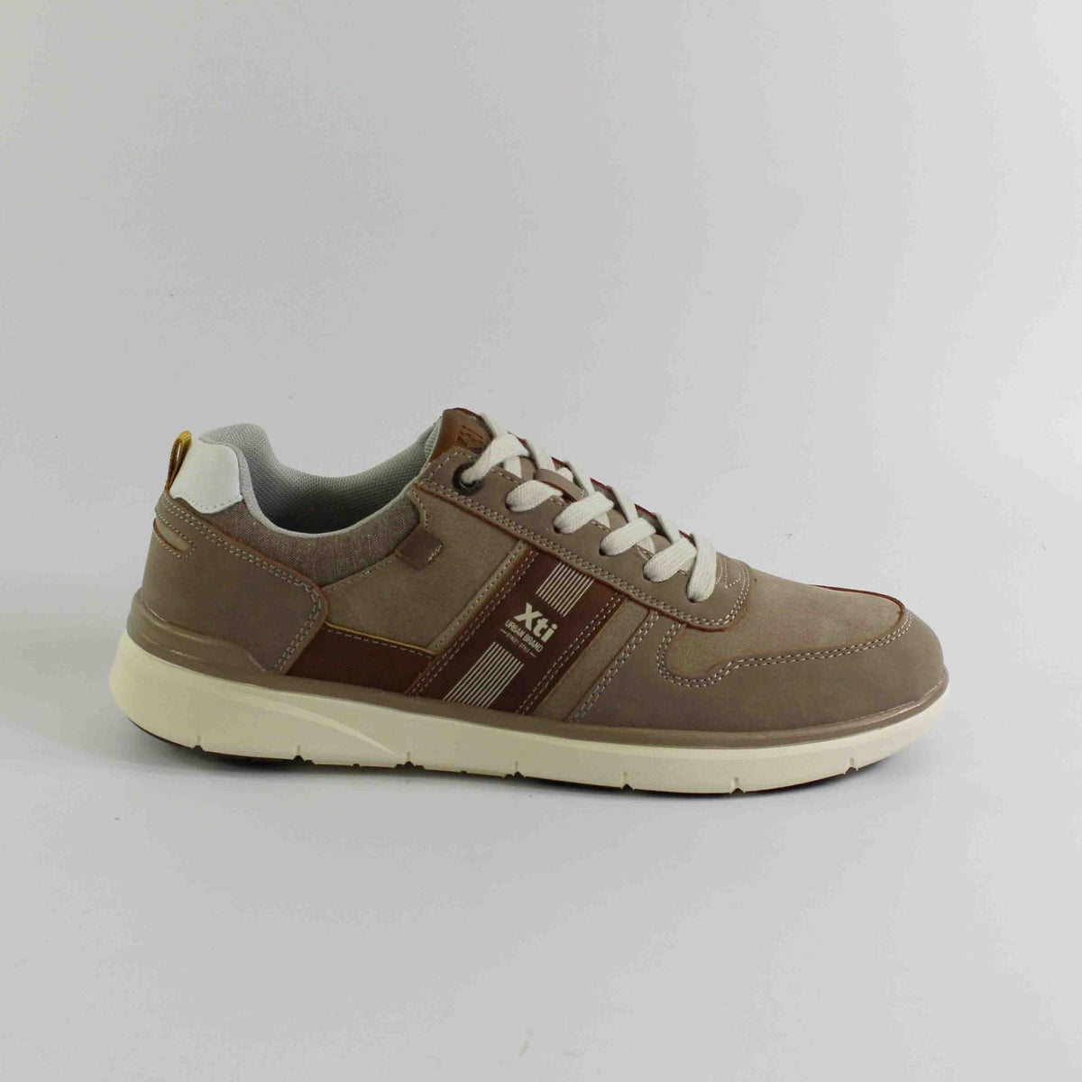 ZAPATO CASUAL XTI CON CORDONES TAUPE