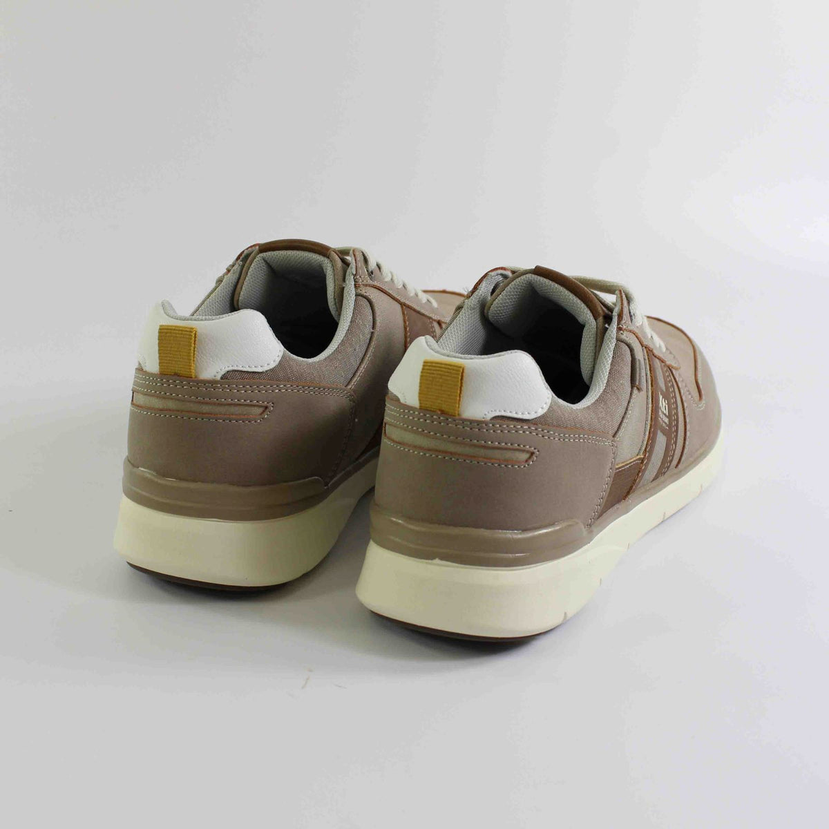 ZAPATO CASUAL XTI CON CORDONES TAUPE