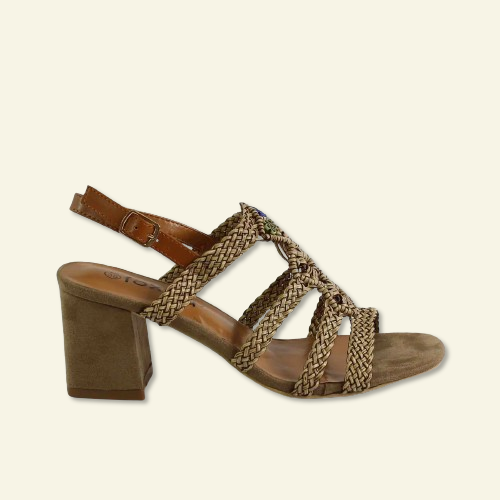 SANDALIAS FOXY UP TIRAS TRENZADAS ADORNO TAUPE