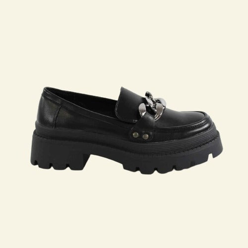 MOCASÍN FOXY UP ADORNO CADENA PLATAFORMA NEGRO