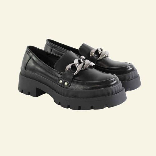 MOCASÍN FOXY UP ADORNO CADENA PLATAFORMA NEGRO