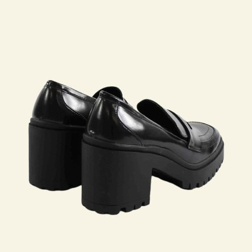 MOCASÍN FOXY UP TACÓN ADORNO ANTIFAZ NEGRO