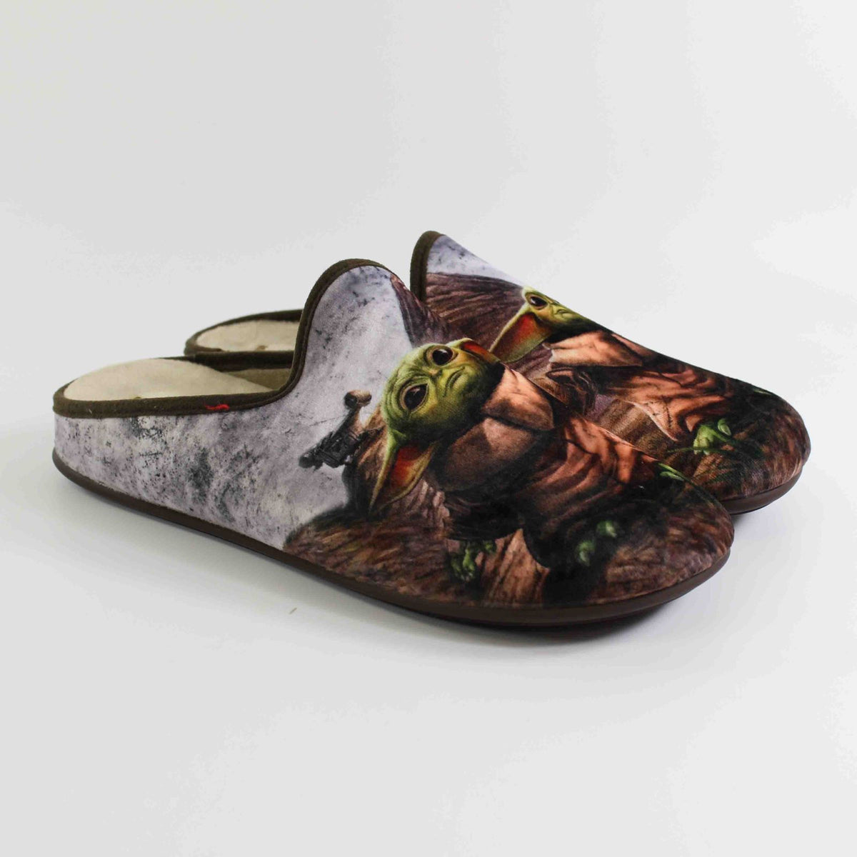 PANTUFLA VULCABICHA "BABY YODA" MARRON