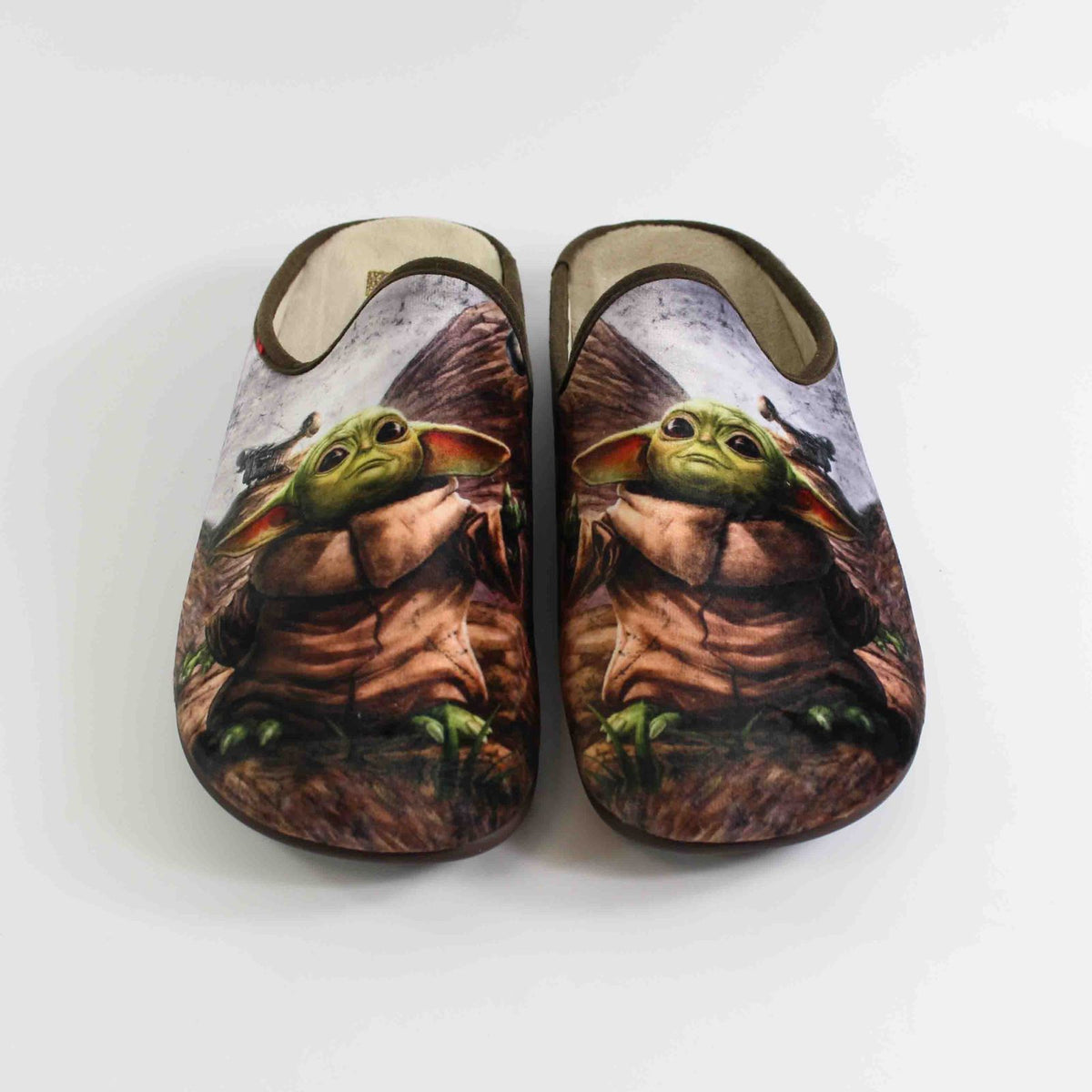 PANTUFLA VULCABICHA "BABY YODA" MARRON