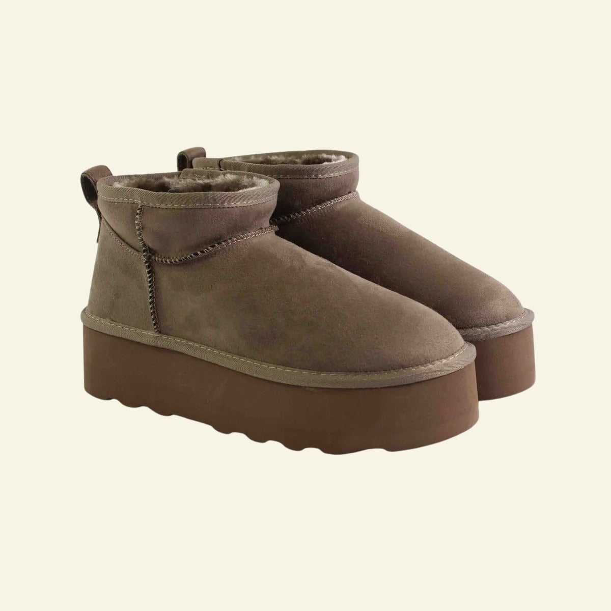 BOTA AUSTRALIANA FOXY UP AMB PLATAFORMA TAUPE